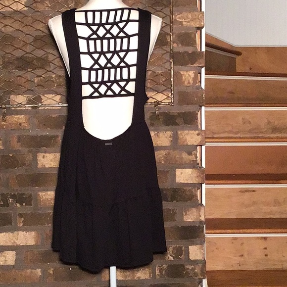 Billabong Dresses & Skirts - Billabong midi sleeveless back cutout dress black